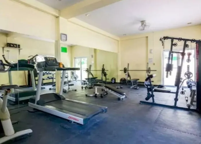 Chateau Elysee A6 Near Airport Wifi Kitchen Apartamento *